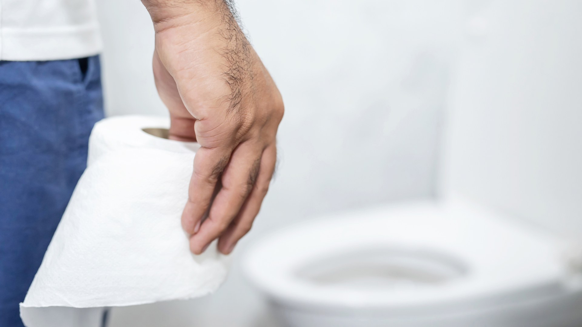 Duy trì giờ đi vệ sinh sau bữa sáng, giúp hệ tiêu hóa hoạt động đều đặn hơn mỗi ngày