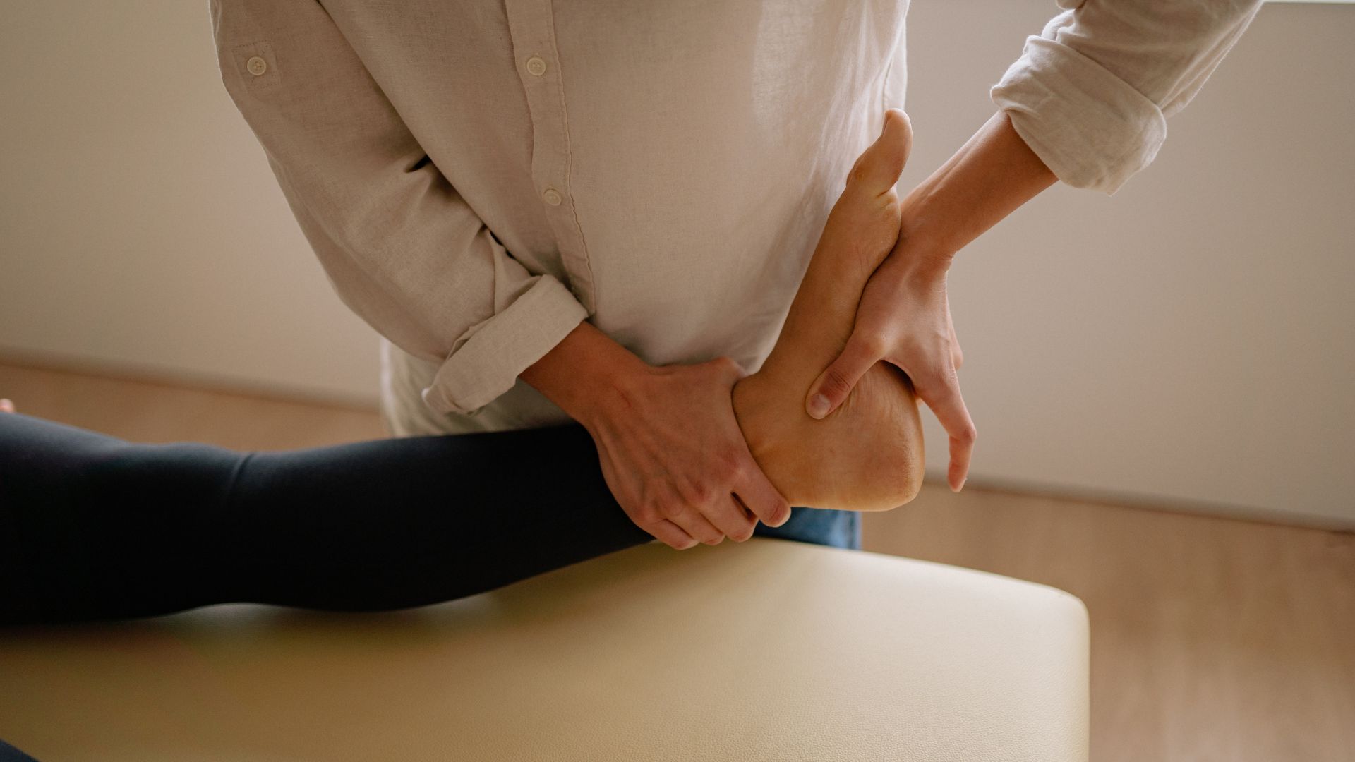 Tập vật lý trị liệu là việc làm vô cùng cần thiết sau mổ dây chằng chéo