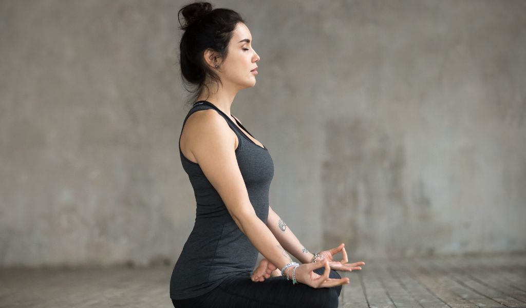 Yoga kết hợp thiền mang lại nhiều lợi ích toàn diện cho cả thể chất lẫn tinh thần