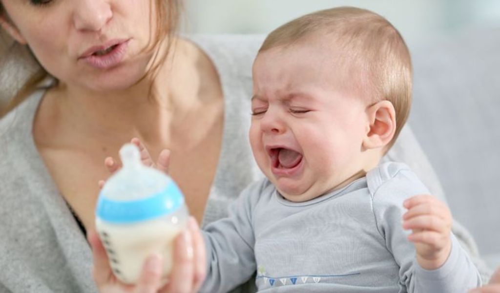 Trẻ sơ sinh ọc sữa nhiều lần trong ngày có đáng lo ngại không? 2