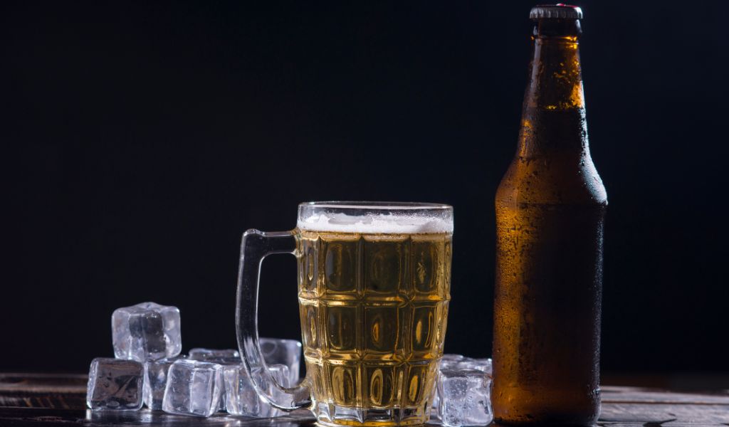 Uống nhiều rượu bia làm rối loạn chuyển hóa lipid và tăng nguy cơ tim mạch