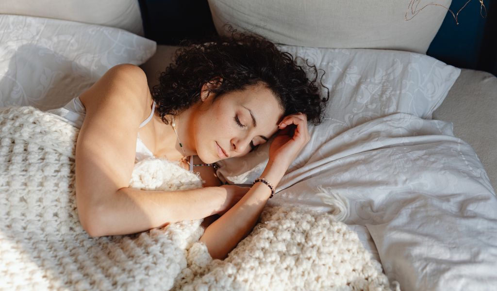 Thiền trước khi ngủ giúp thư giãn tâm trí, hỗ trợ cải thiện chất lượng giấc ngủ