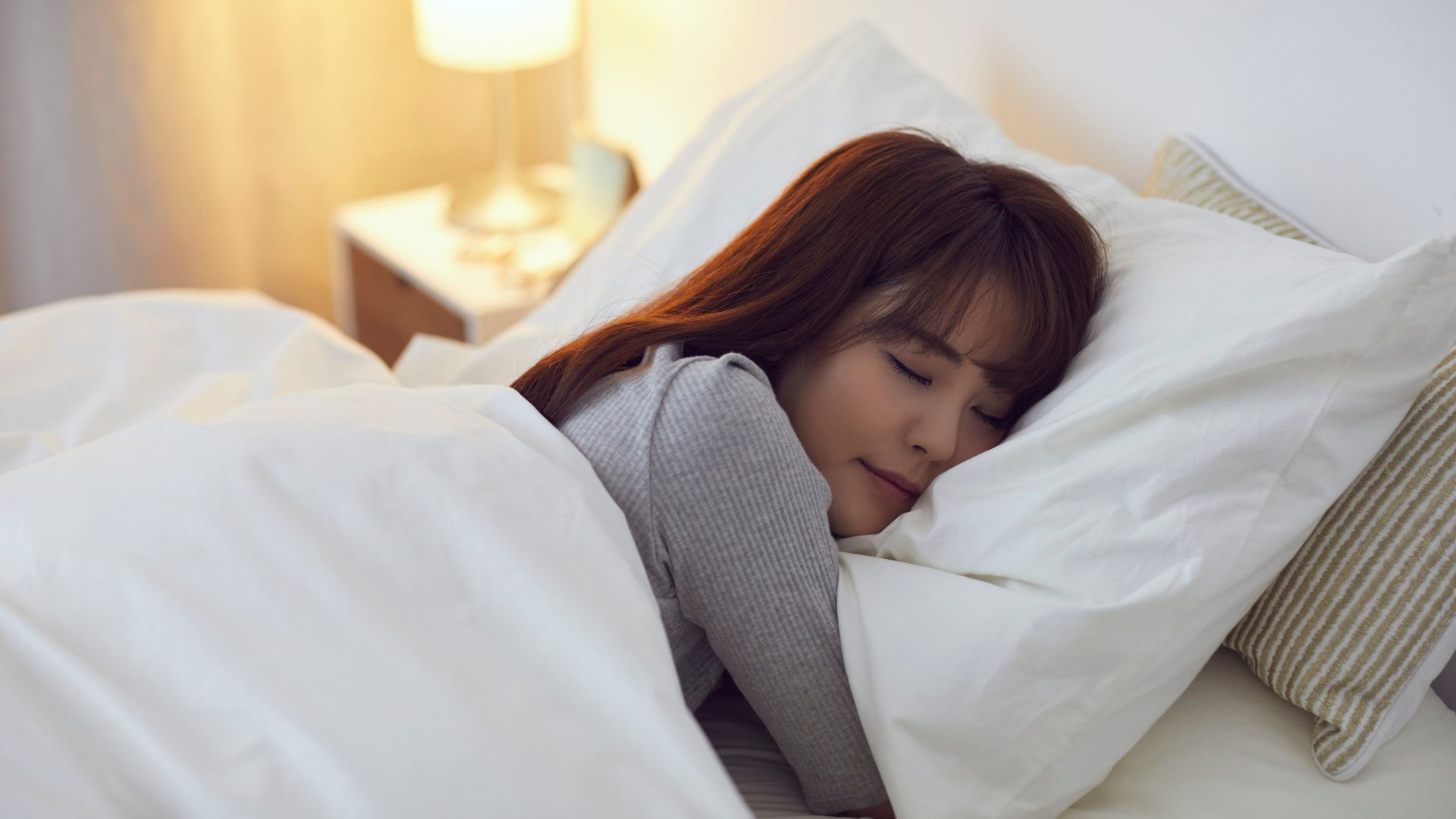 Ngủ đủ giấc và đúng giờ là một trong các cách cải thiện trí nhớ
