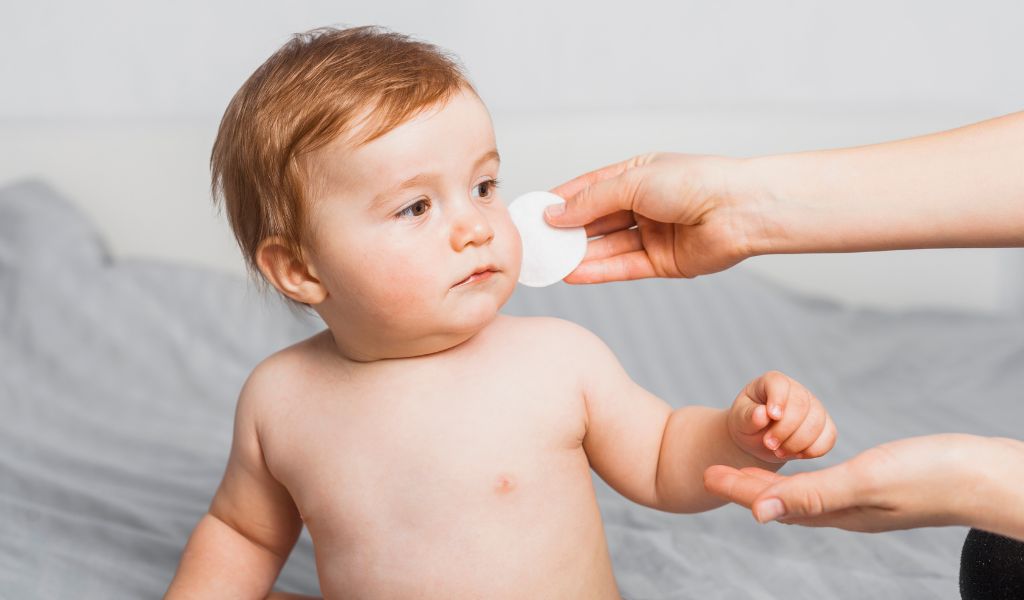 Trẻ sơ sinh bị sôi bụng và ọc sữa có phải là dấu hiệu bất thường? 3