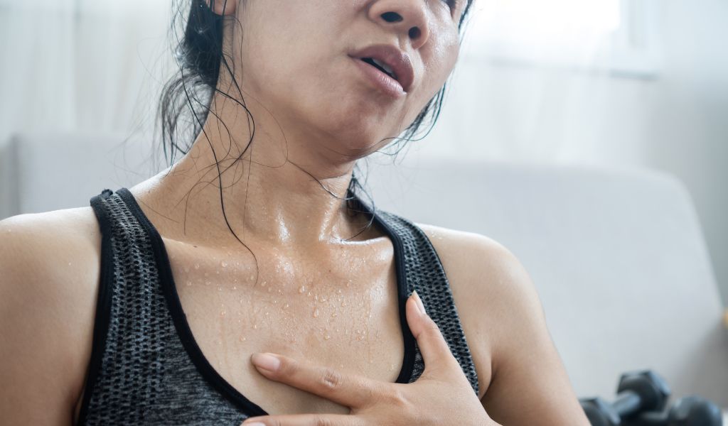 Cần theo dõi sát các dấu hiệu mất nước nghiêm trọng để kịp thời đưa bệnh nhân đi cấp cứu