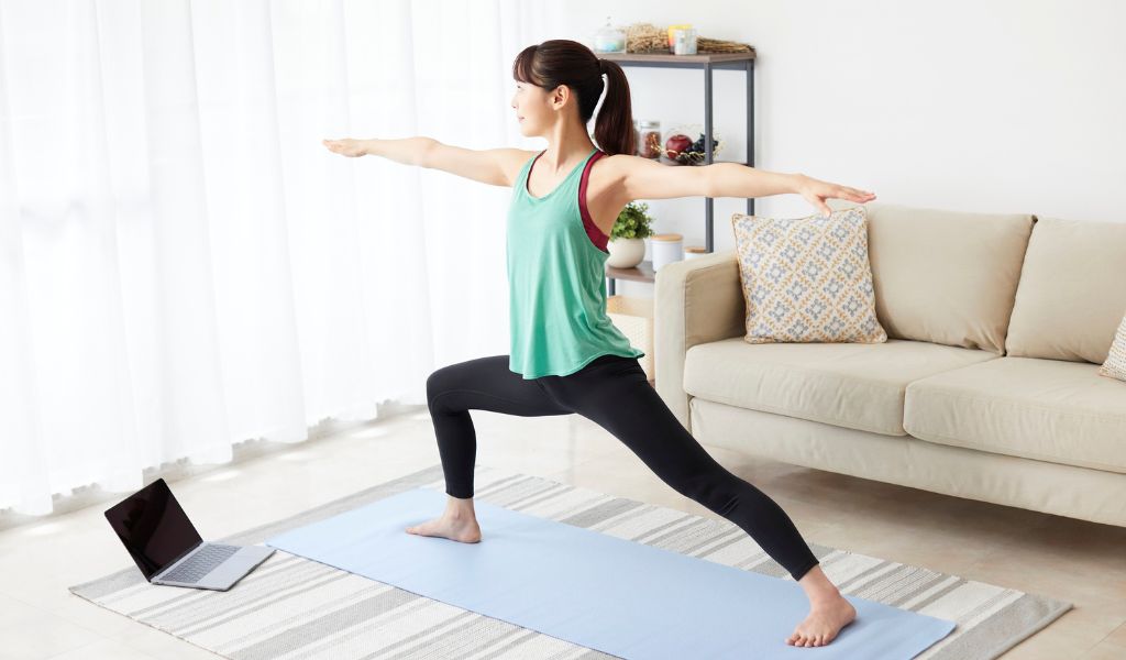 Tư thế chiến binh giúp tăng sức mạnh toàn thân, cải thiện thăng bằng