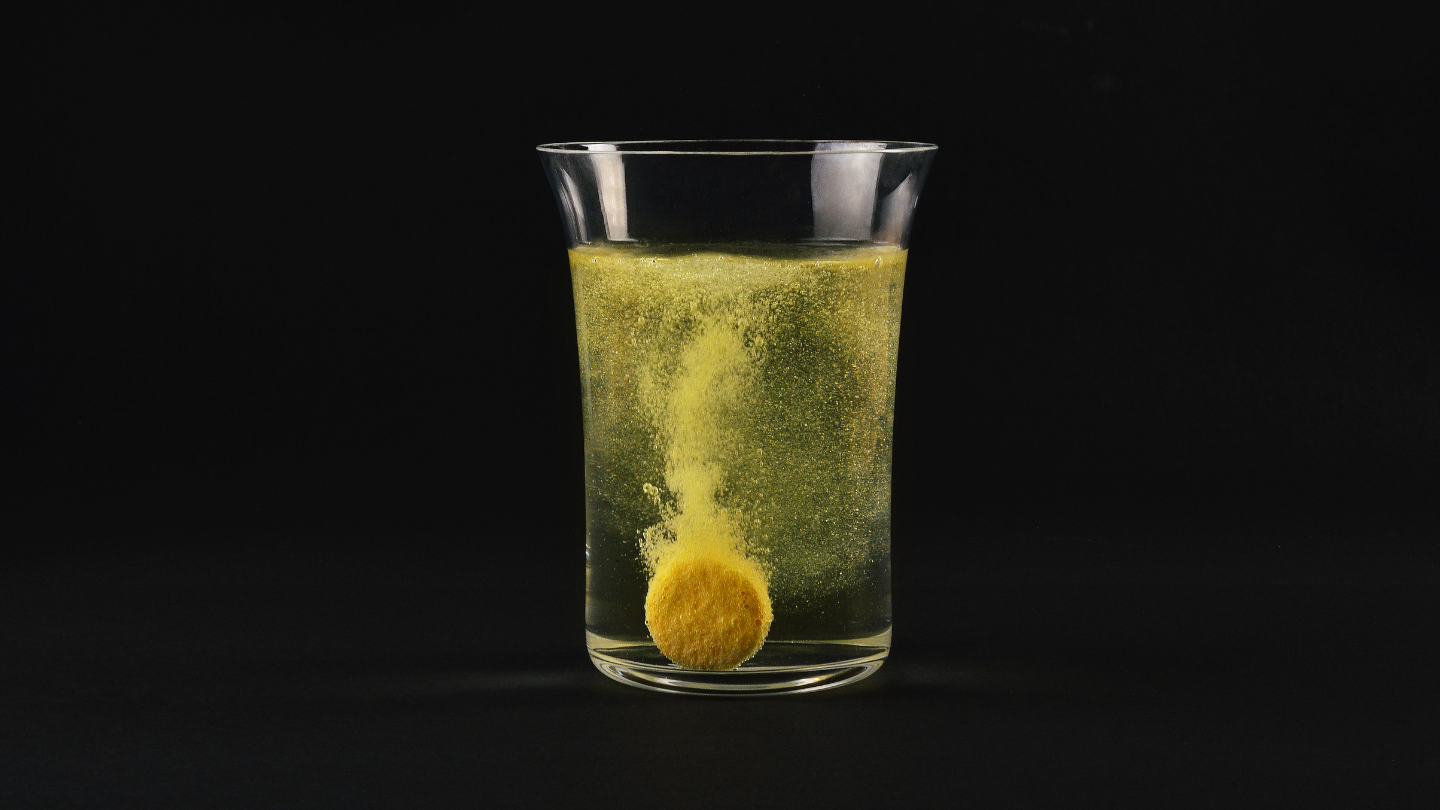 Bầu 3 tháng đầu uống C sủi được không là thắc mắc của nhiều người