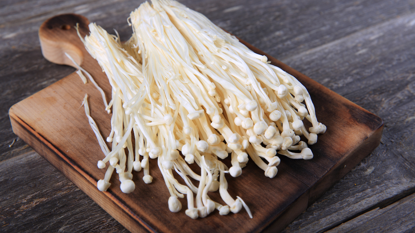 Bầu ăn nấm kim châm được không là câu hỏi được nhiều người quan tâm