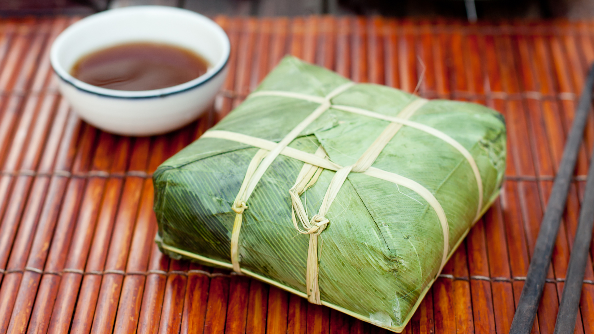 Nếu ăn bánh chưng, hãy chọn thịt nạc, tránh da hoặc mỡ để giảm năng lượng tổng