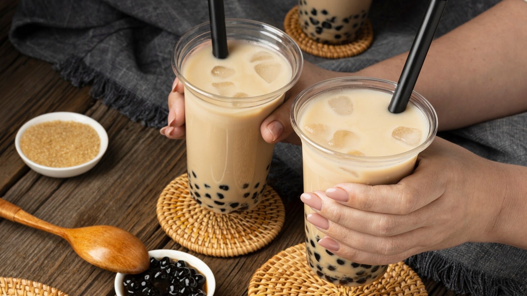 Không ít người lo ngại 1 ly trà sữa bao nhiêu calo và liệu việc uống trà sữa có ảnh hưởng đến cân nặng hay không