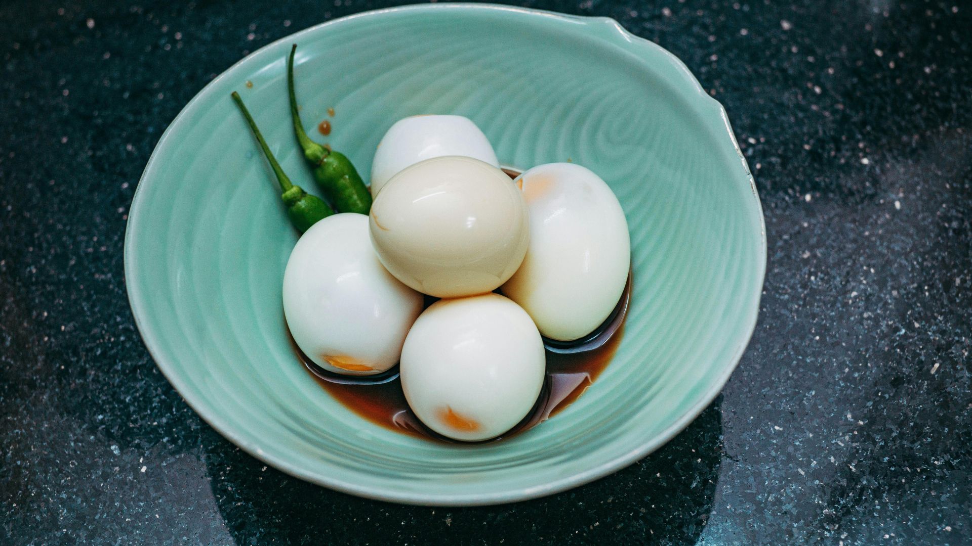 Bạn nên ưu tiên ăn trứng vịt luộc thay vì trứng chiên