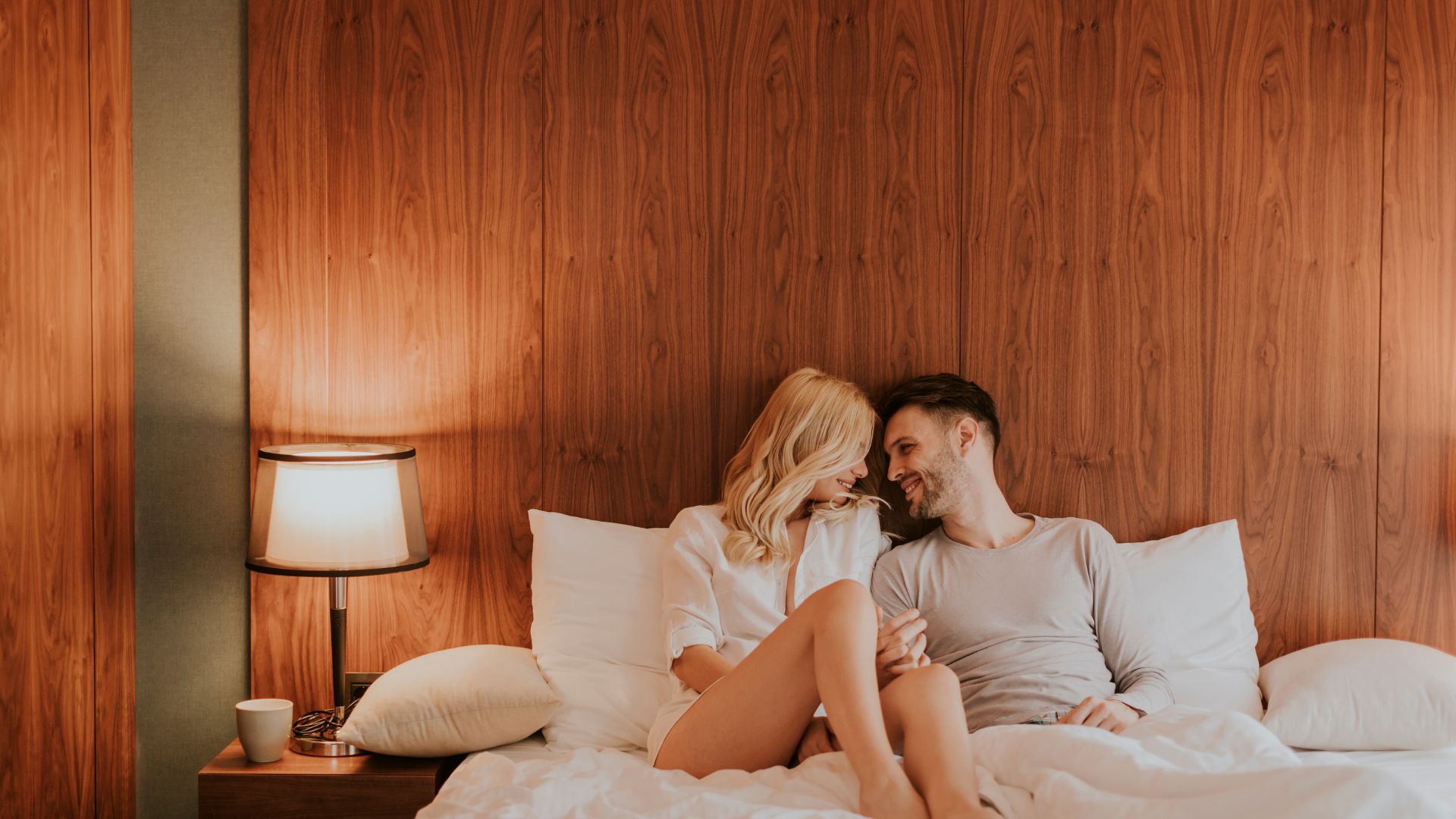 Tần suất quan hệ khác nhau giữa các cặp đôi vì sức khỏe, tâm lý và giai đoạn mối quan hệ