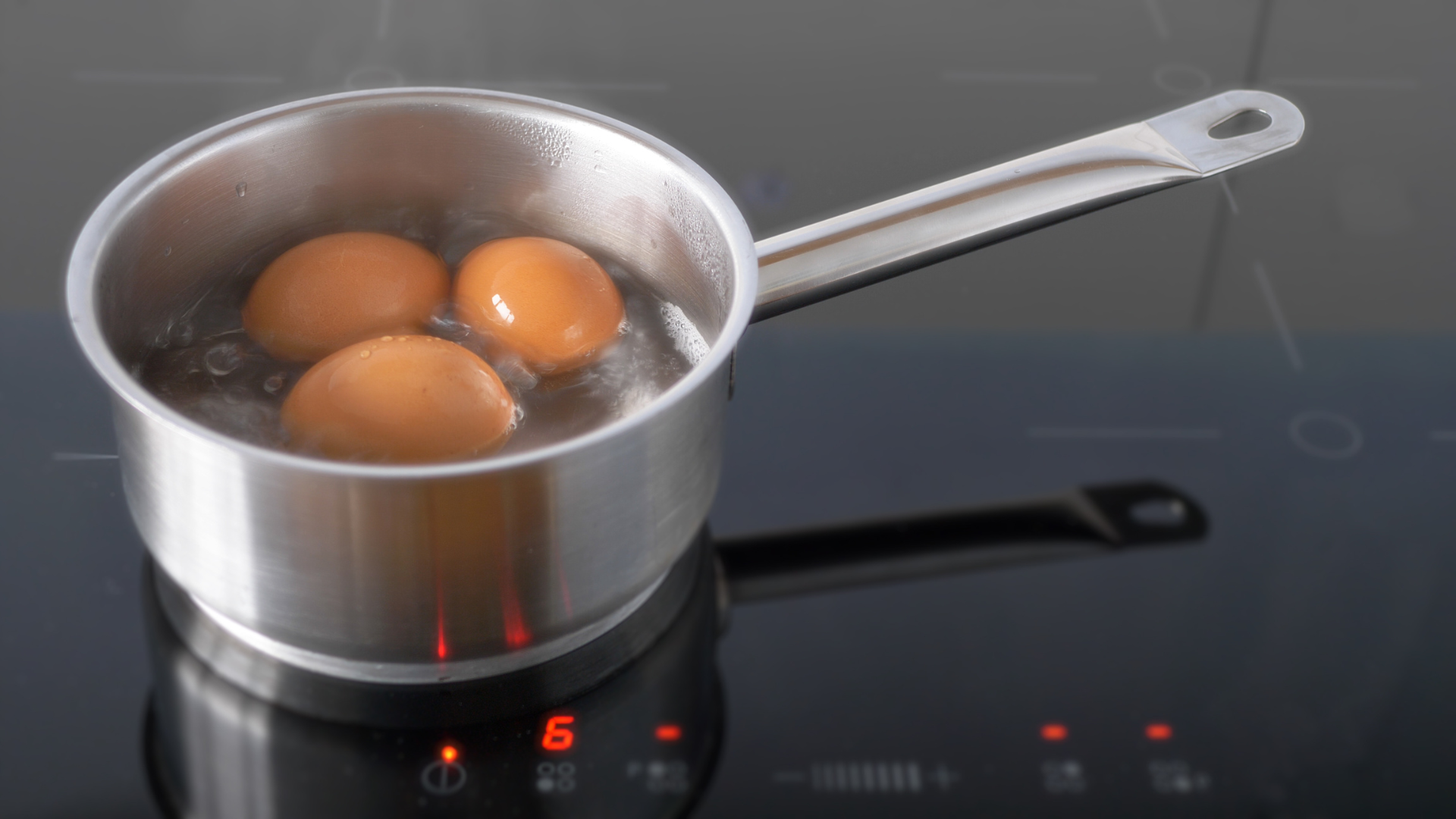 Trứng gà luộc là lựa chọn đơn giản nhưng giàu giá trị dinh dưỡng nếu được sử dụng điều độ