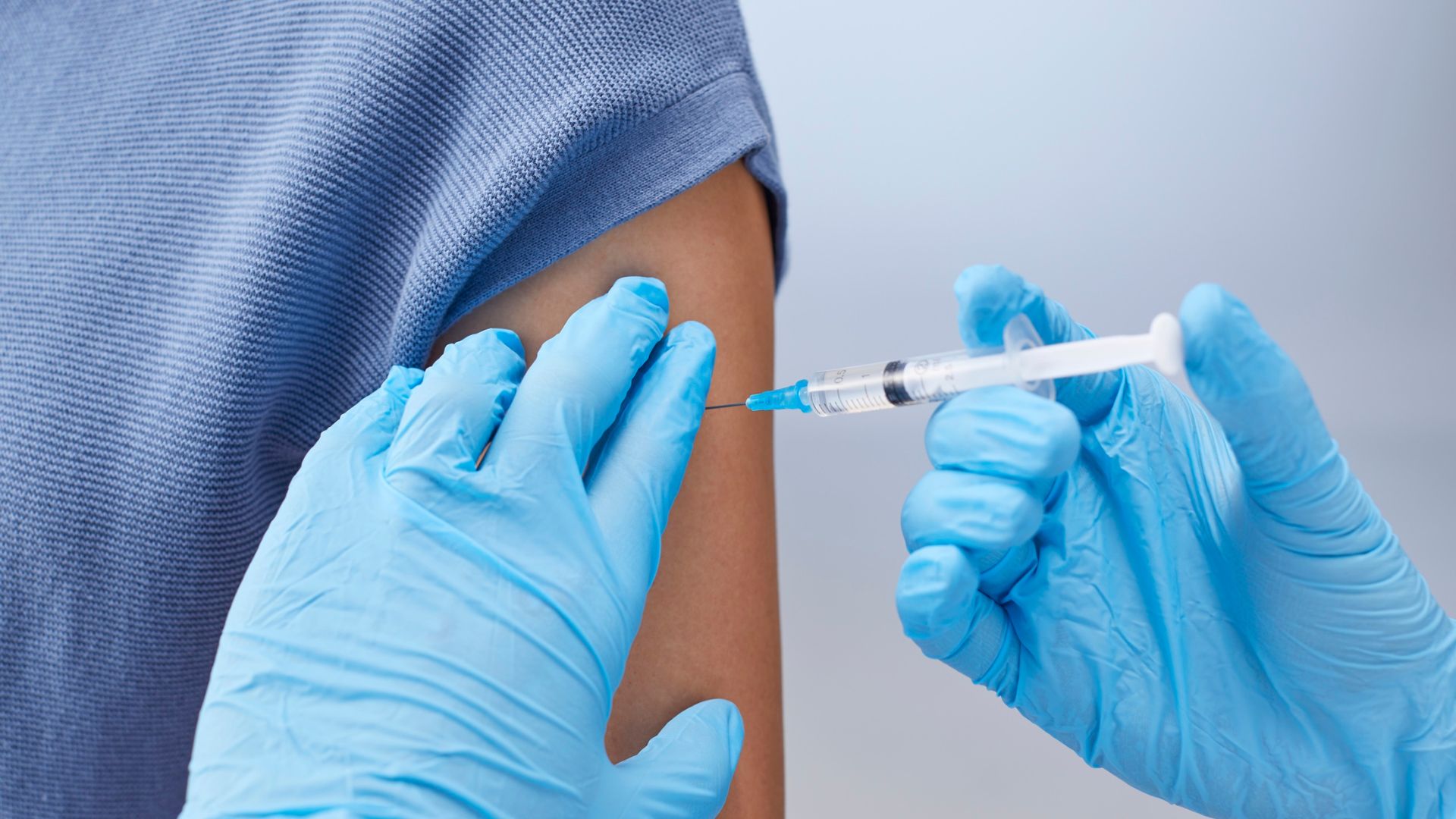 32 tuổi có tiêm phòng HPV được không