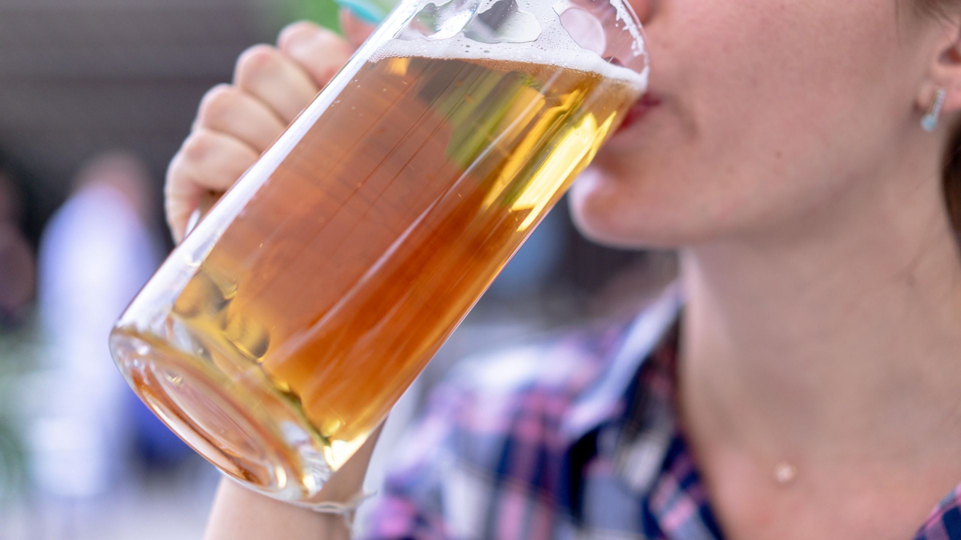 Tránh sử dụng bia rượu trước khi tiêm phòng HPV