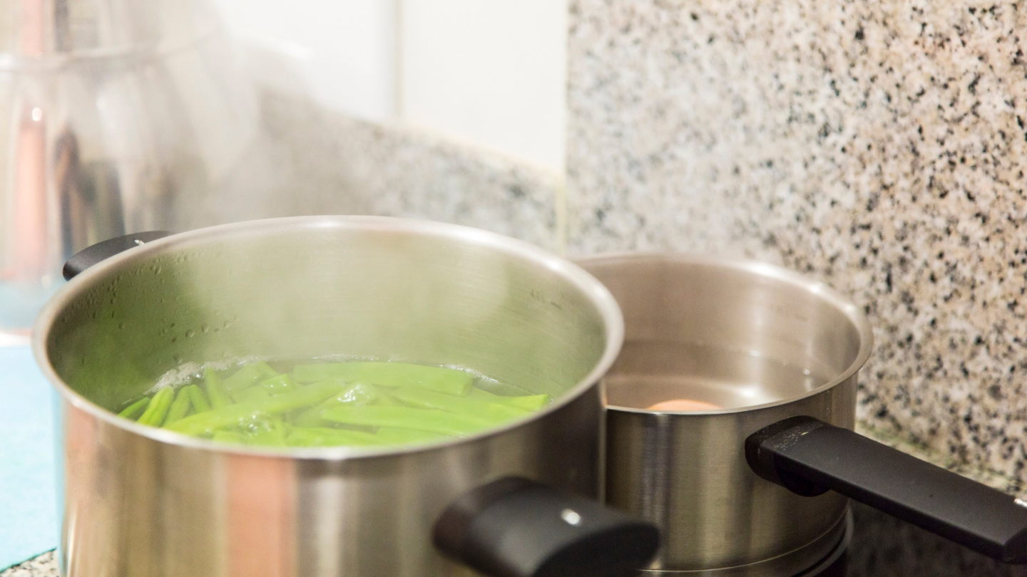 Nước luộc đỗ là loại nước canh quen thuộc, thường dùng để thanh nhiệt và bổ sung dinh dưỡng