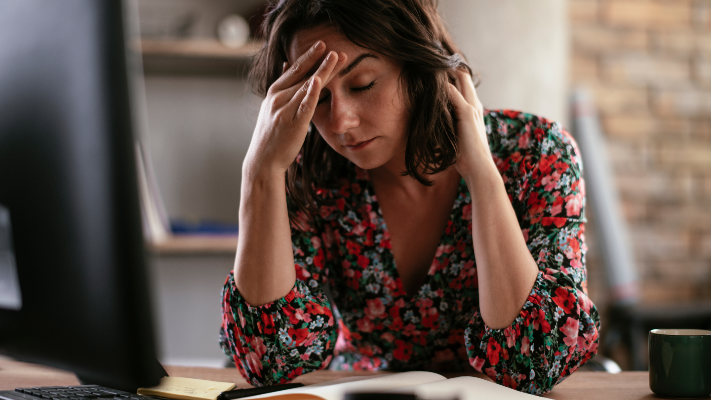 Triệu chứng nang keo tuyến giáp thường gặp là mệt mỏi kéo dài