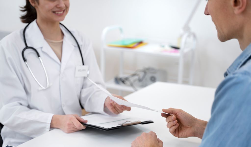 Kiểm tra hormone tuyến giáp định kỳ để đảm bảo điều trị hiệu quả