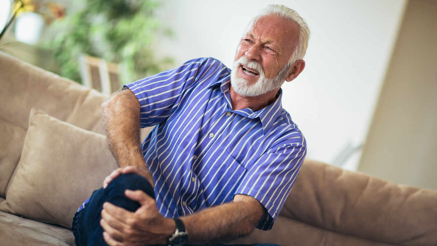 Ở người lớn tuổi, quá trình liền xương sau gãy chân thường diễn ra chậm hơn so với người trẻ