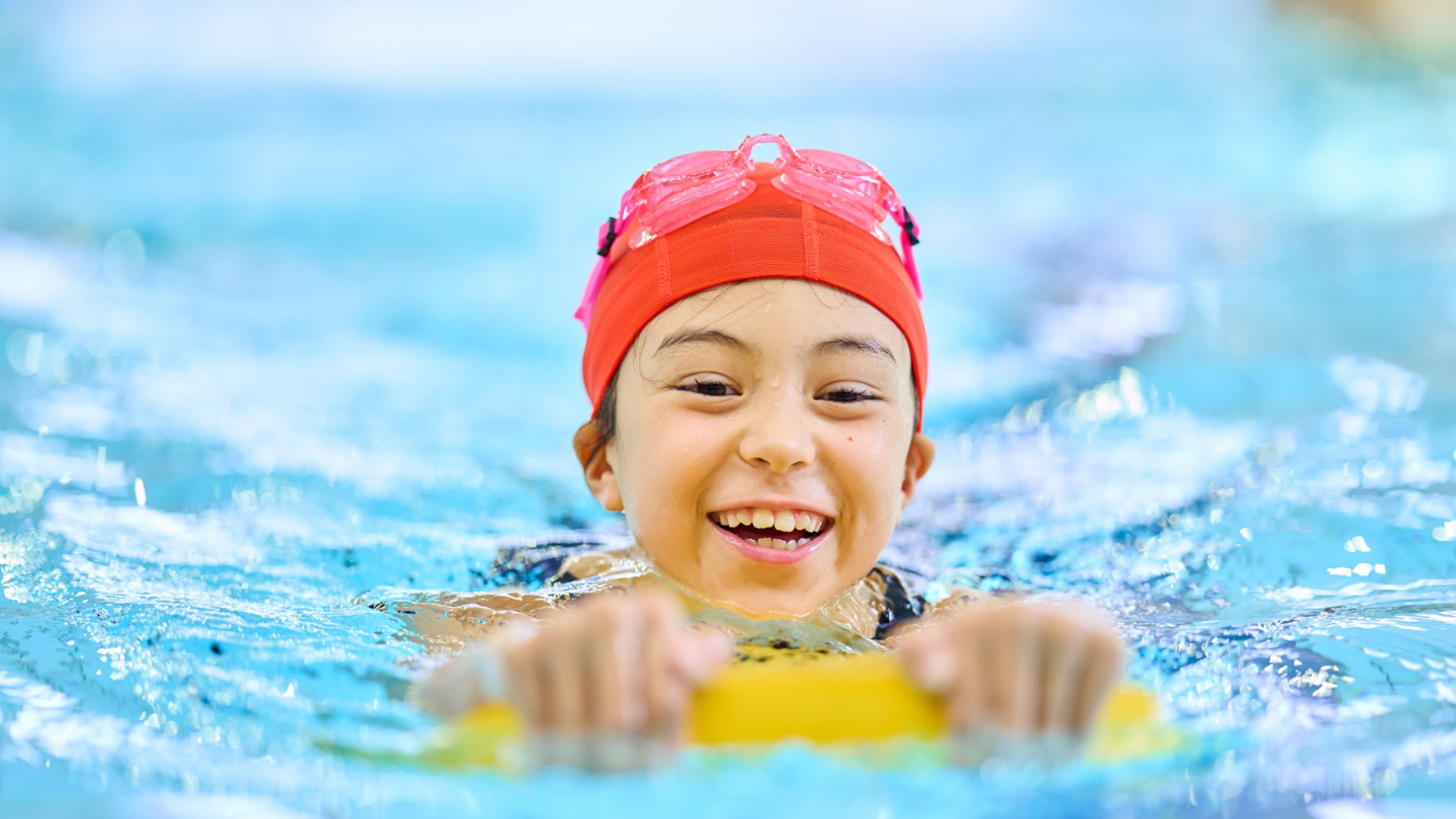 Trong trường hợp thủng màng nhĩ, người bệnh cần giữ cho tai luôn khô ráo và hạn chế đi bơi hoặc để nước vào tai