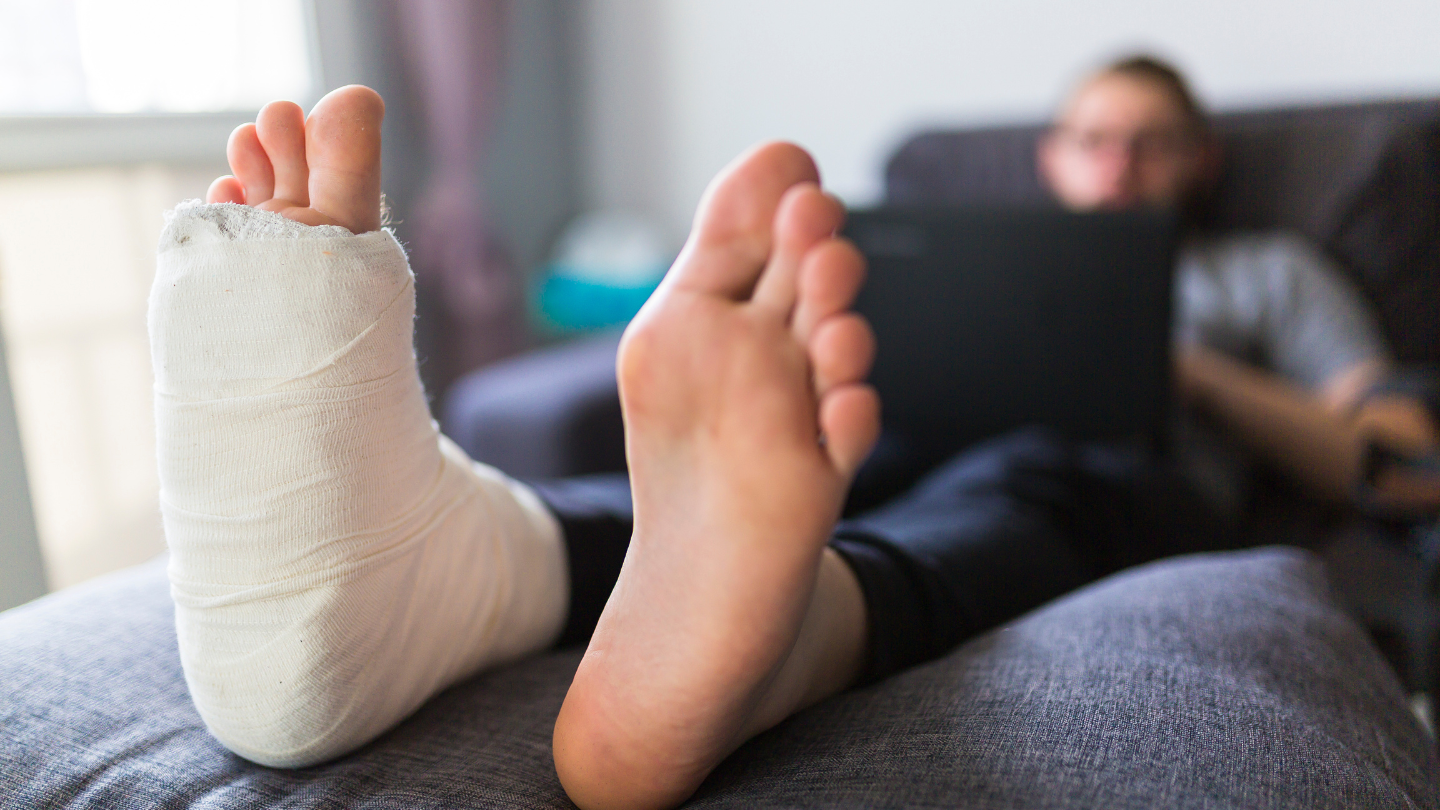 Người trẻ bị gãy xương sẽ mau lành hơn so với người lớn tuổi