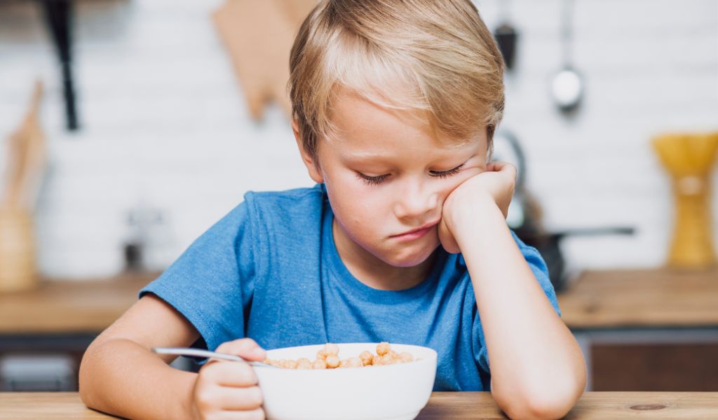 Viêm amidan gây vướng khi nuốt khiến trẻ dễ chán ăn, bỏ bữa