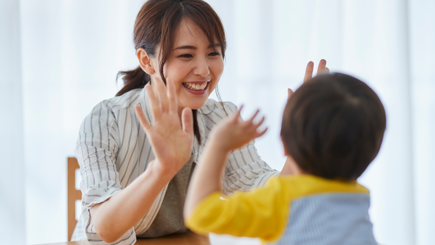 Đừng quát mắng, hãy kiên nhẫn chờ và nhẹ nhàng hướng dẫn con