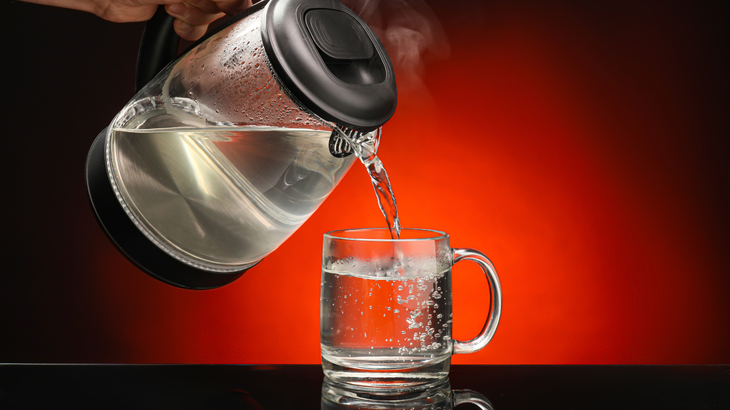 Nên uống nước đun sôi để nguội để đảm bảo an toàn