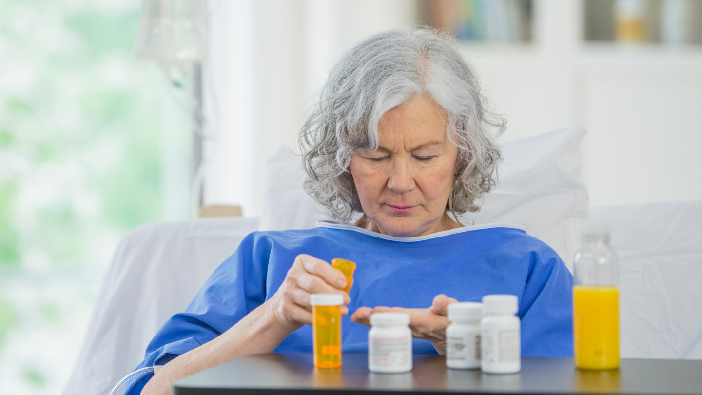 Cần uống thuốc đúng liều, đúng thời điểm và tái khám theo chỉ định của bác sĩ để đạt hiệu quả điều trị tốt nhất