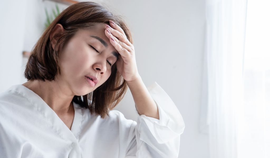 Say cà phê có thể gây chóng mặt, buồn nôn, hồi hộp, bồn chồn hoặc khó ngủ