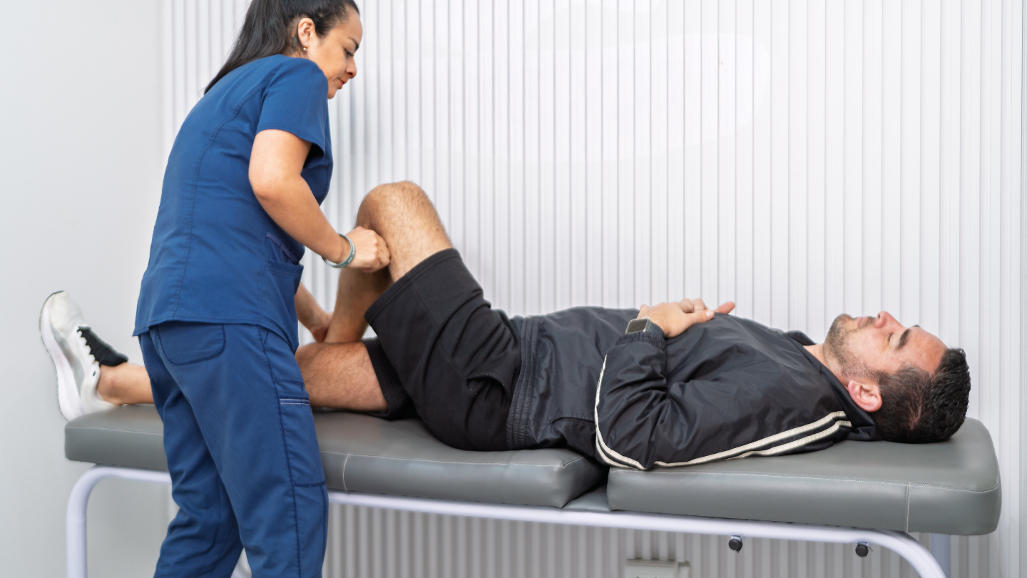 Phục hồi chức năng giúp khớp gối giảm đau, vận động linh hoạt và sớm bình phục trở lại