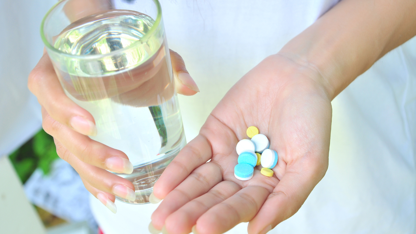 Tuân thủ dùng thuốc theo chỉ định của bác sĩ để mau chóng hồi phục