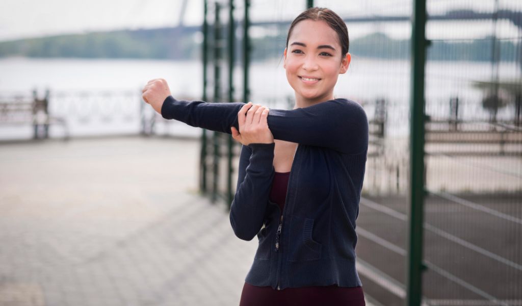 Cần khởi động kỹ trước khi chạy bộ để tránh chấn thương