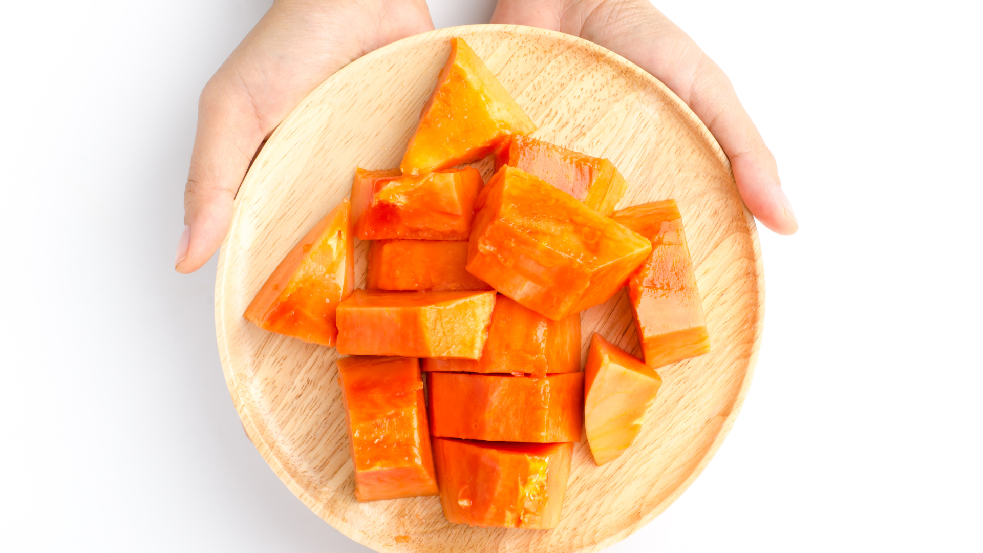 Đu đủ - loại bỏ tế bào chết, làm mềm môi