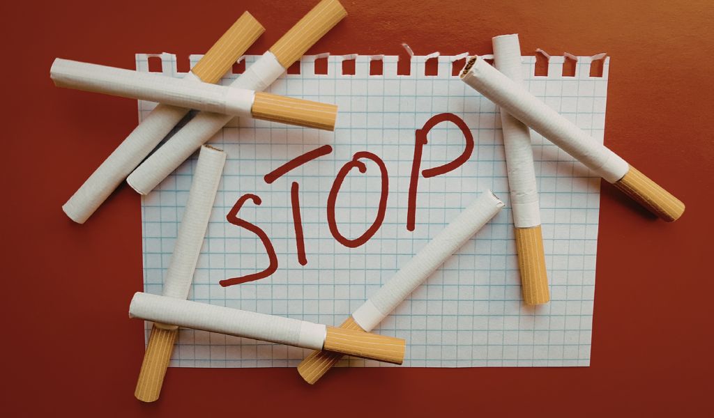 Không hút thuốc và tránh khói thuốc giúp bảo vệ phổi, giảm nguy cơ mắc các bệnh hô hấp mạn tính