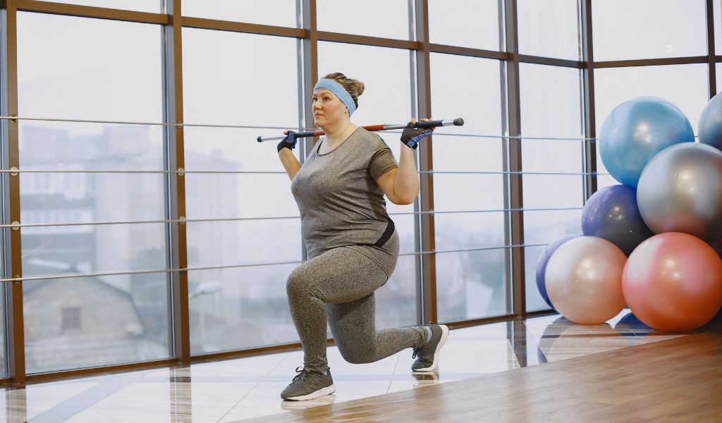 Giữ cân nặng hợp lý giúp giảm áp lực ổ bụng và hỗ trợ kiểm soát thoát vị hoành hiệu quả