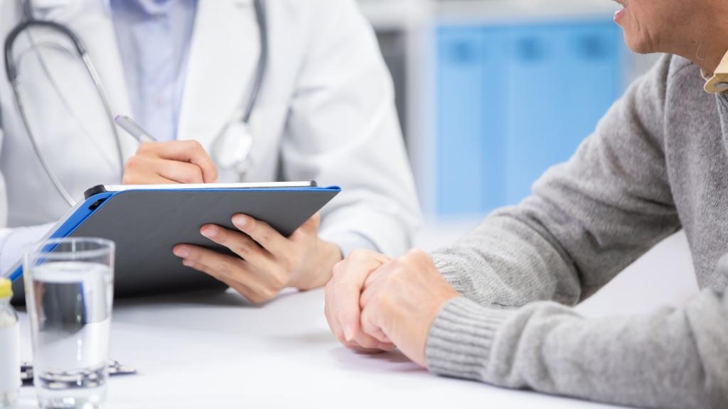 Bệnh nhân nên tái khám định kỳ để kiểm soát và ngừa tái phát trĩ ngoại