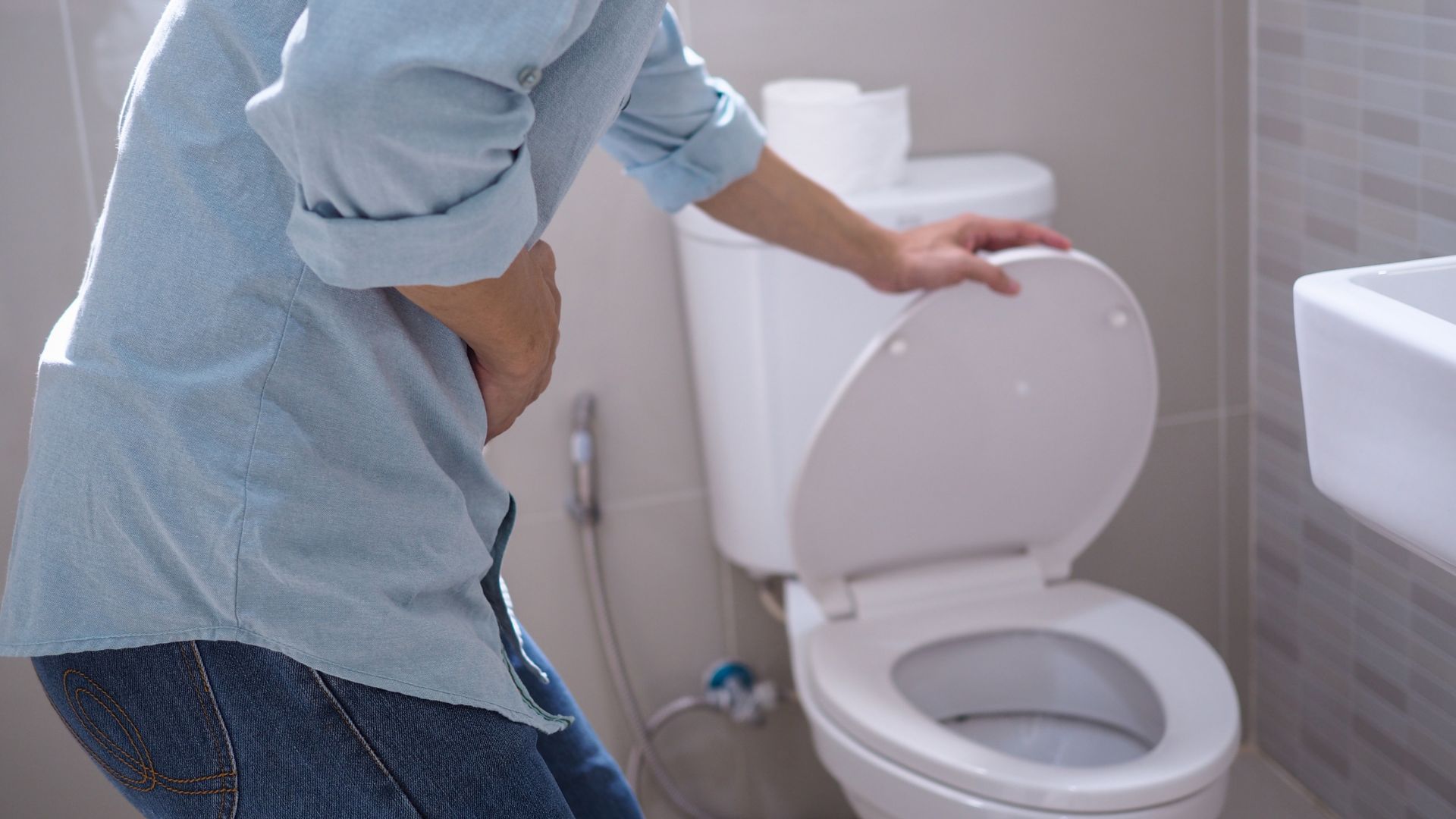 Đi tiểu bất thường là dấu hiệu sớm nhất của suy thận nhẹ