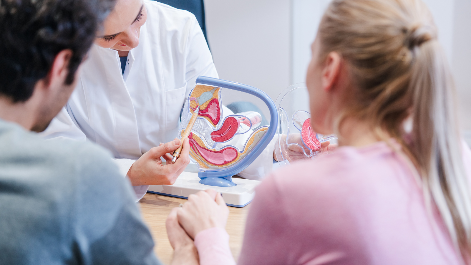 Các cặp đôi nên đến các bệnh viện chuyên khoa để thăm khám khả năng sinh sản