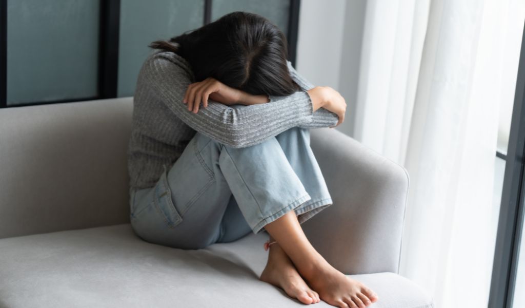 Giảm căng thẳng và duy trì tâm lý ổn định là biện pháp hữu hiệu để điều hòa chu kỳ kinh nguyệt