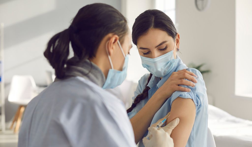 Tiêm Gardasil 4 hay Gardasil 9 phụ thuộc vào giới tính, nhu cầu phòng bệnh và khả năng tài chính
