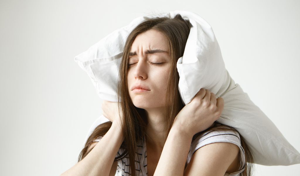 Thiếu ngủ làm tăng gốc tự do, thúc đẩy lão hóa da và gây rối loạn sắc tố