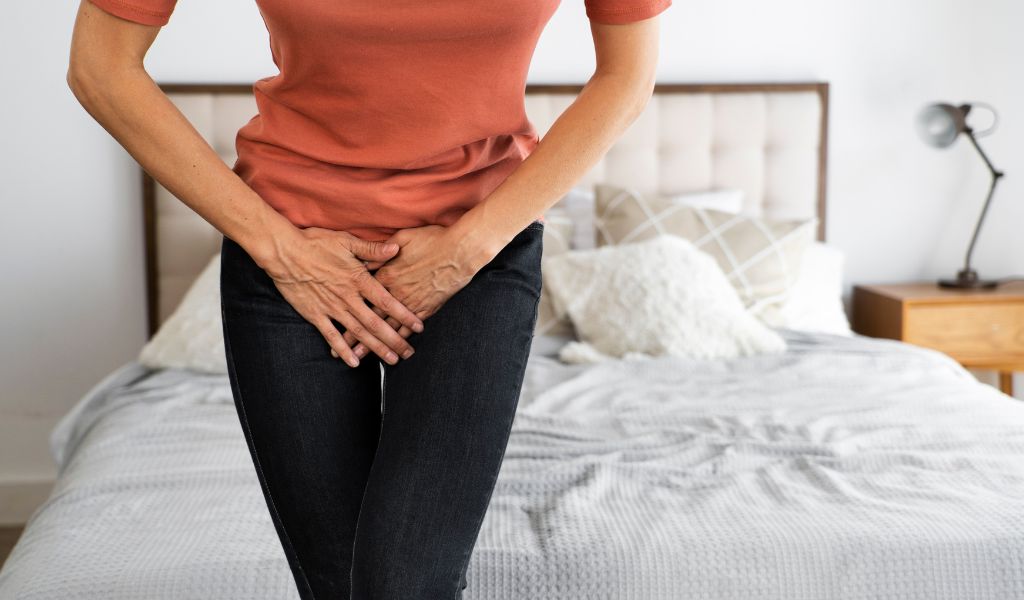 Nhiễm trùng đường tiết niệu gây tiểu buốt và đau nhói bụng dưới