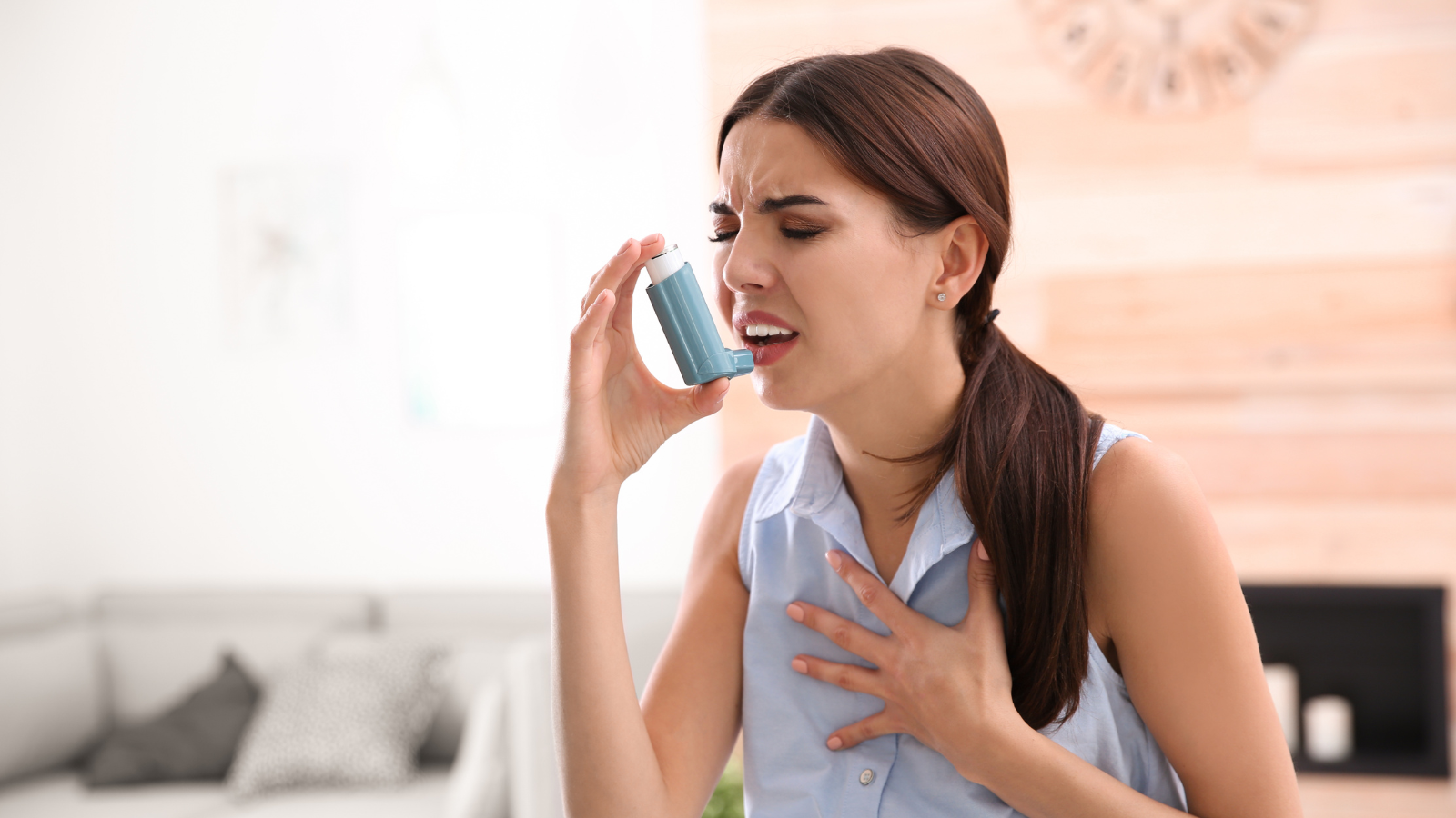 Hen phế quản bội nhiễm làm tăng nguy cơ viêm phổi và suy hô hấp