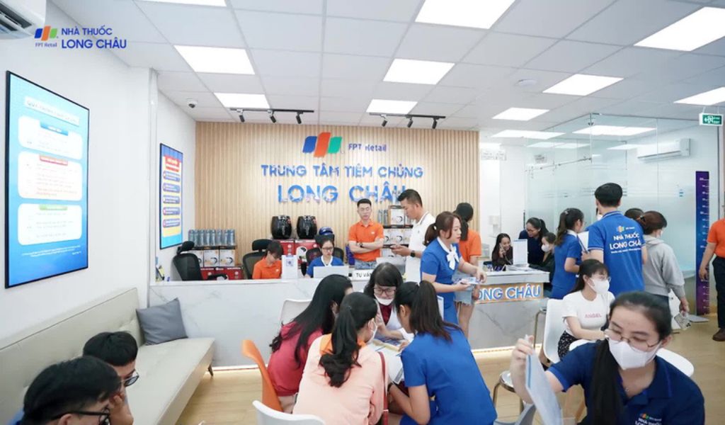Tiêm chủng Long Châu với phòng tiêm chủng hiện đại, đầy đủ trang thiết bị y tế