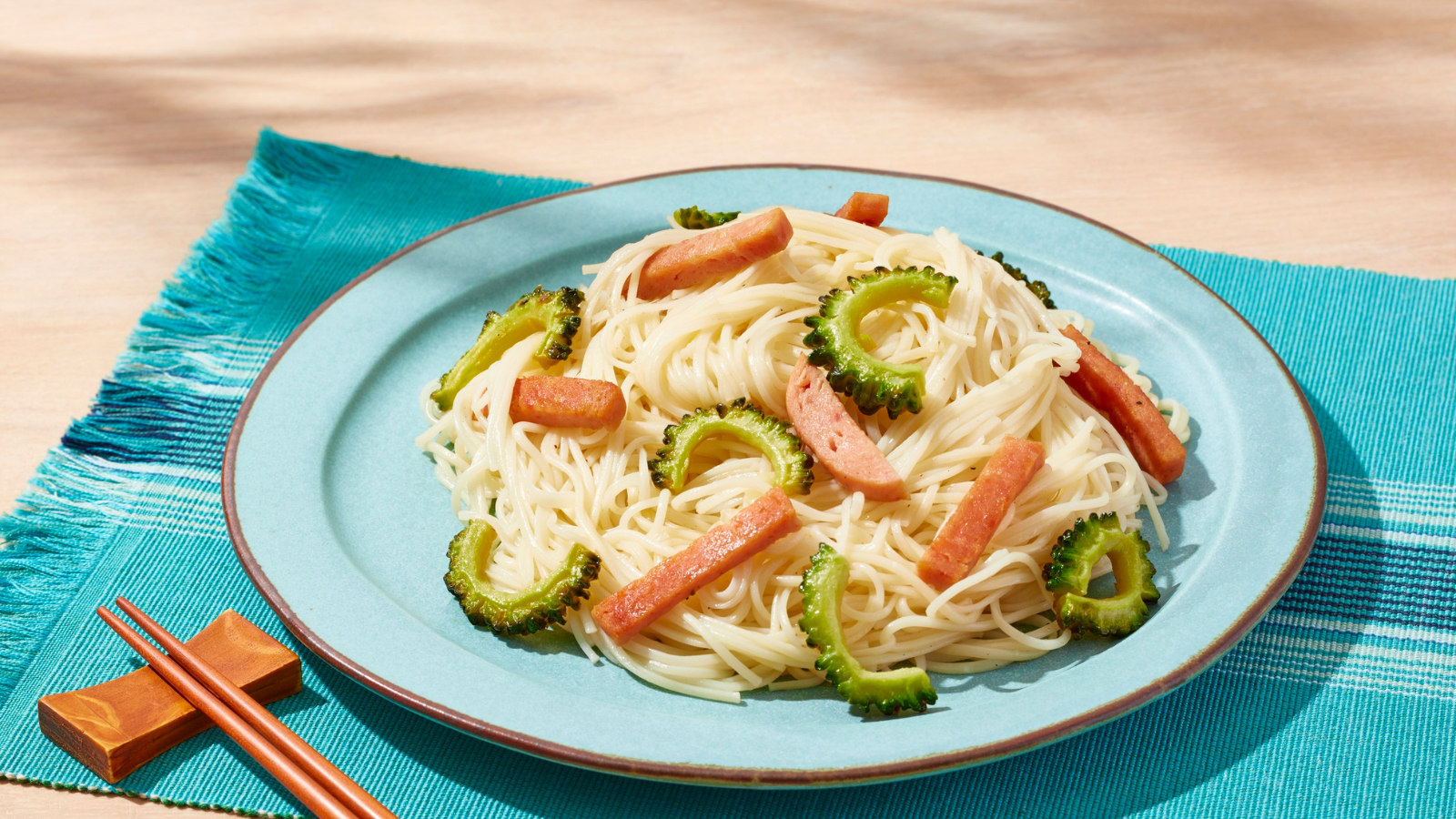 Mẹ sau sinh ăn khổ qua được không? Hướng dẫn dinh dưỡng an toàn cho mẹ 4