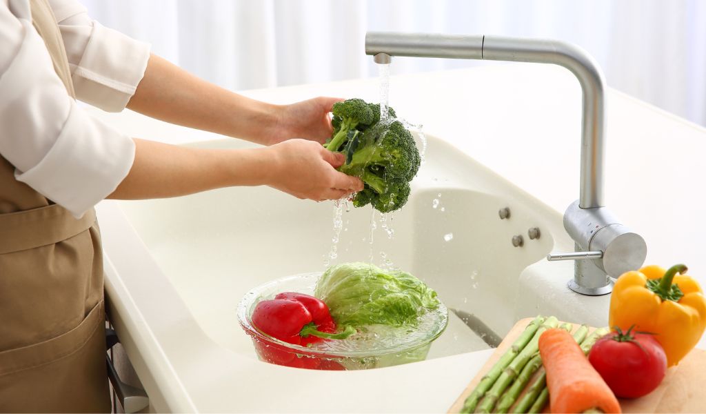 Chỉ dùng lượng nhỏ và phải rửa sạch thực phẩm sau khi ngâm với phèn chua