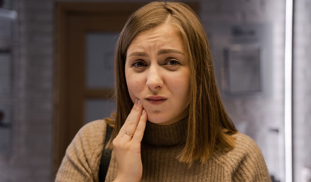 “Bị quai bị có đau răng không?” là thắc mắc và lo lắng của nhiều người