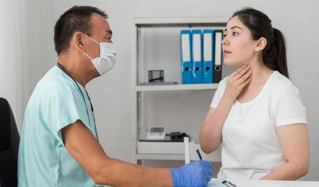 Rối loạn miễn dịch, thiếu i-ốt hoặc bệnh lý tuyến giáp có thể dẫn đến suy giáp