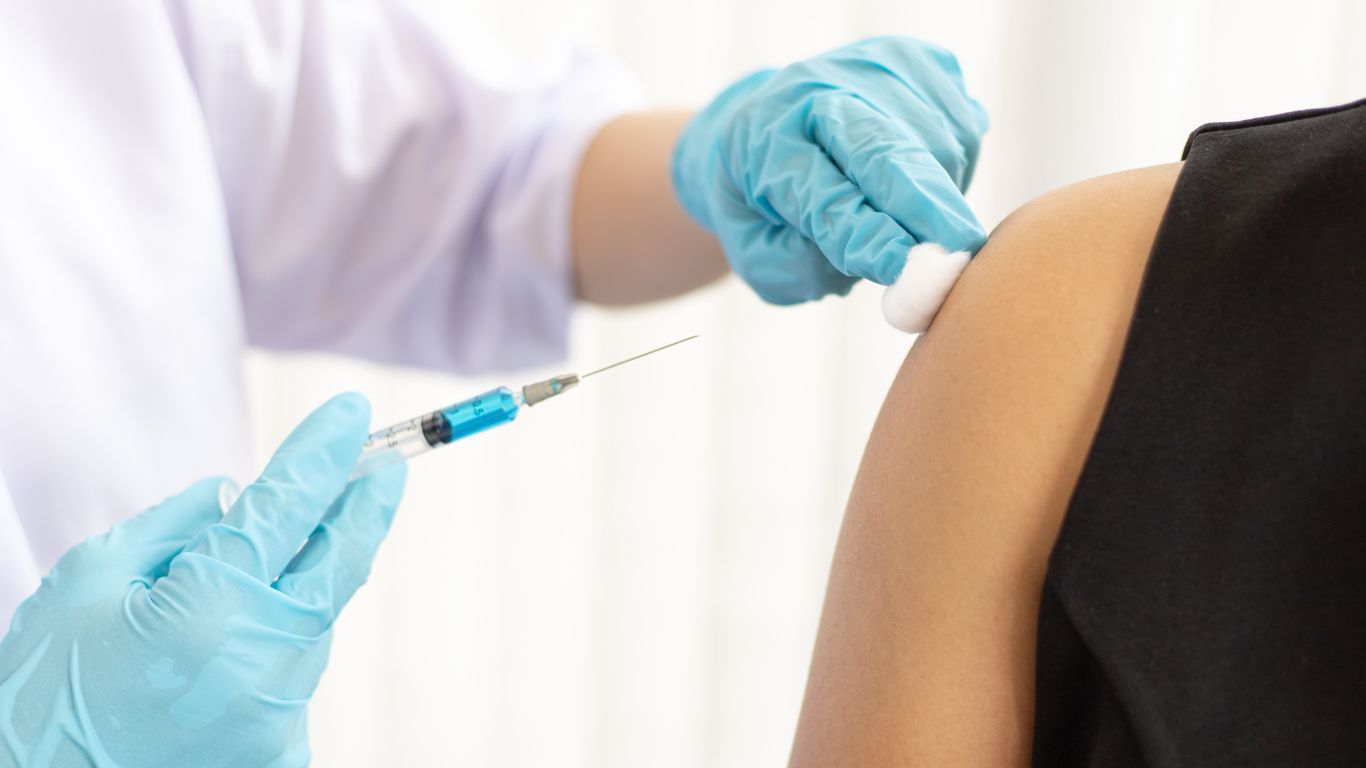 lich-tiem-phe-cau-thoi-diem-tiem-va-nhung-dieu-luu-y-khi-tiem-phong 3